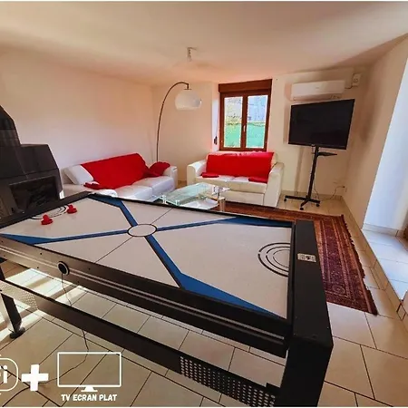 Air Hockey Avec Jardin Et Climatisation Вилла